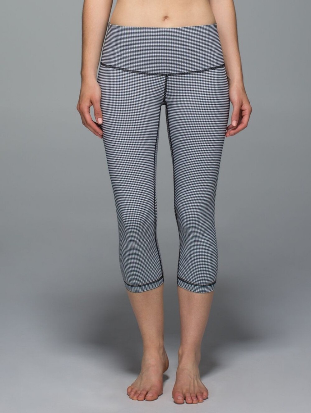 Lululemon Athletica Black & White Houndstooth Capris Size 6